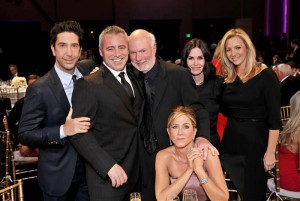 Burrows (middle) and the cast of Friends (l. to r. David Schwimmer, Matt LeBlanc, Jennifer Aniston, Courtney Cox and Lisa Kudrow).  Courtesy: NBC